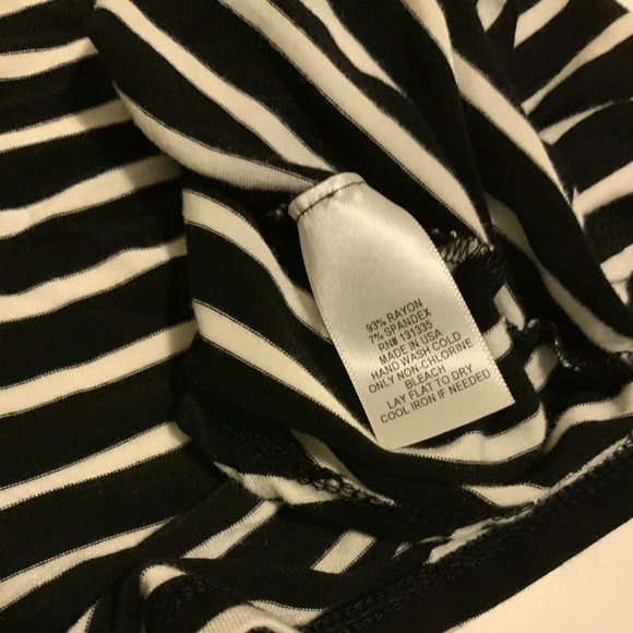 Socialite Blk & White Skater Dress - Picture 4 of 5